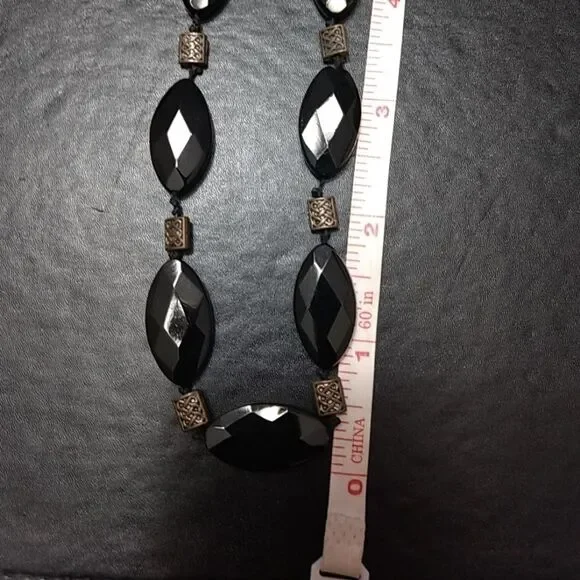 Faceted black stone necklace - Picture 5 of 7